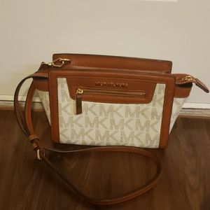 Michael Kors Medium Selma purse
